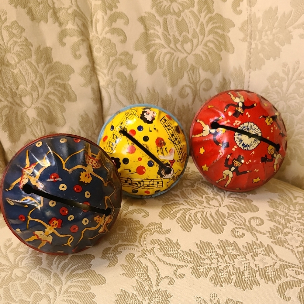 Art Deco Dome Noise Maker - Picture 2 of 8